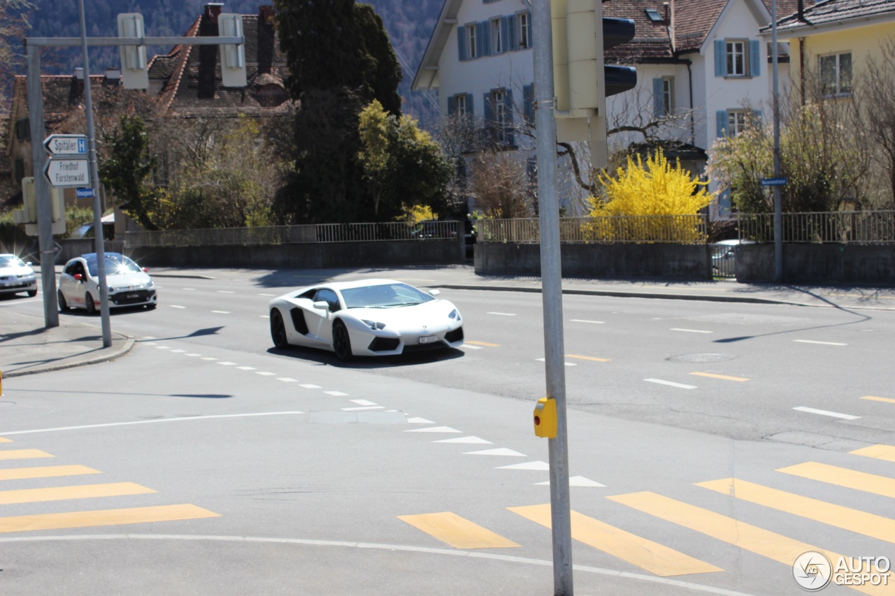 Lamborghini Aventador LP700-4