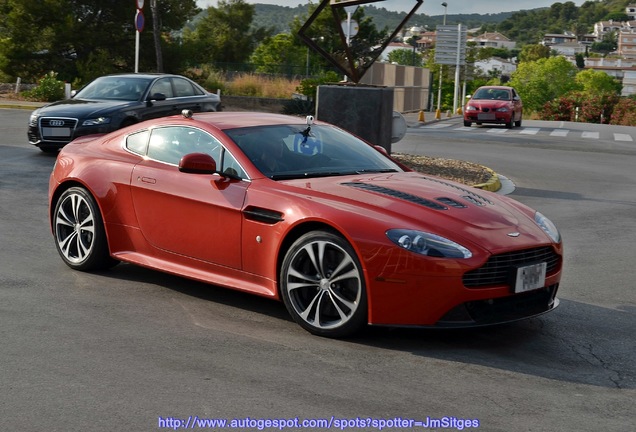 Aston Martin V12 Vantage S