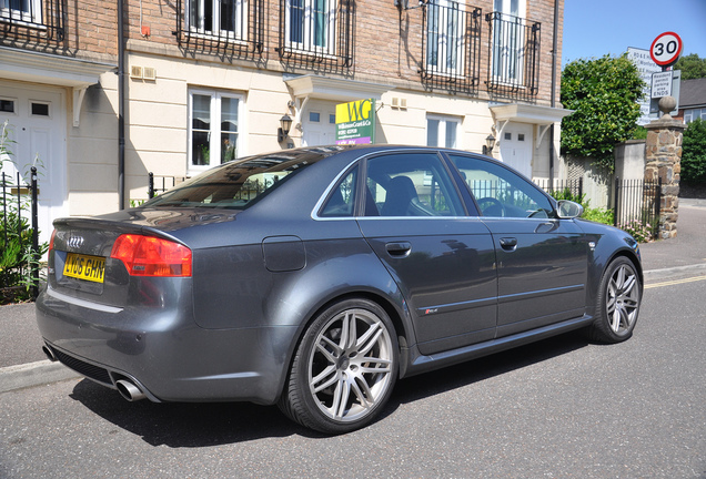 Audi RS4 Sedan