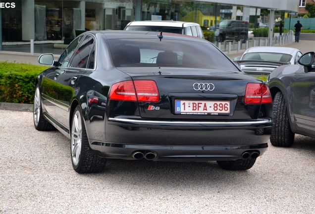 Audi S8 D3