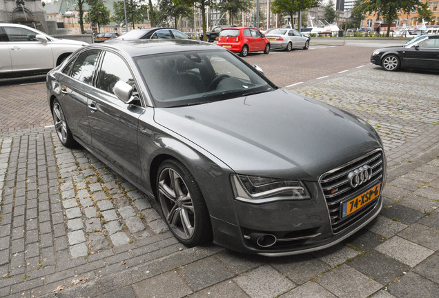 Audi S8 D4