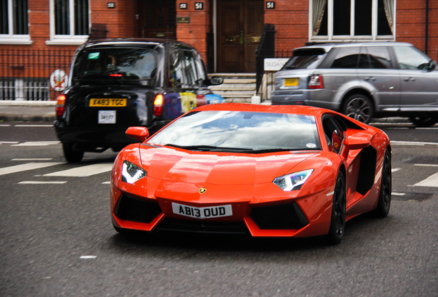 Lamborghini Aventador LP700-4