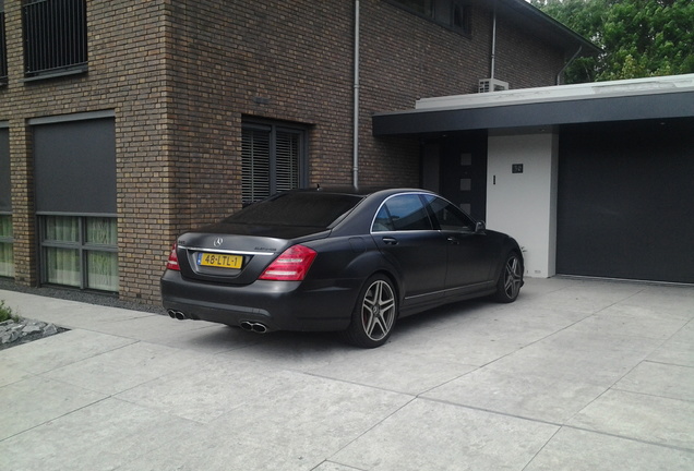 Mercedes-Benz S 65 AMG V221 2010