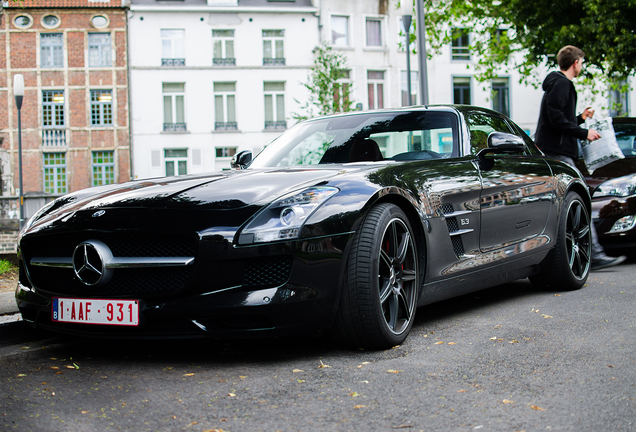 Mercedes-Benz SLS AMG