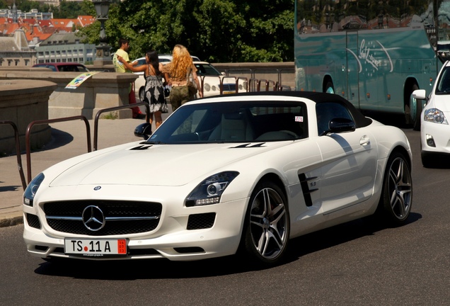 Mercedes-Benz SLS AMG GT Roadster