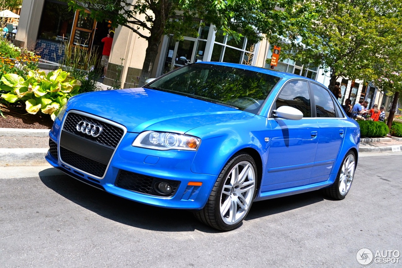 Audi RS4 Sedan