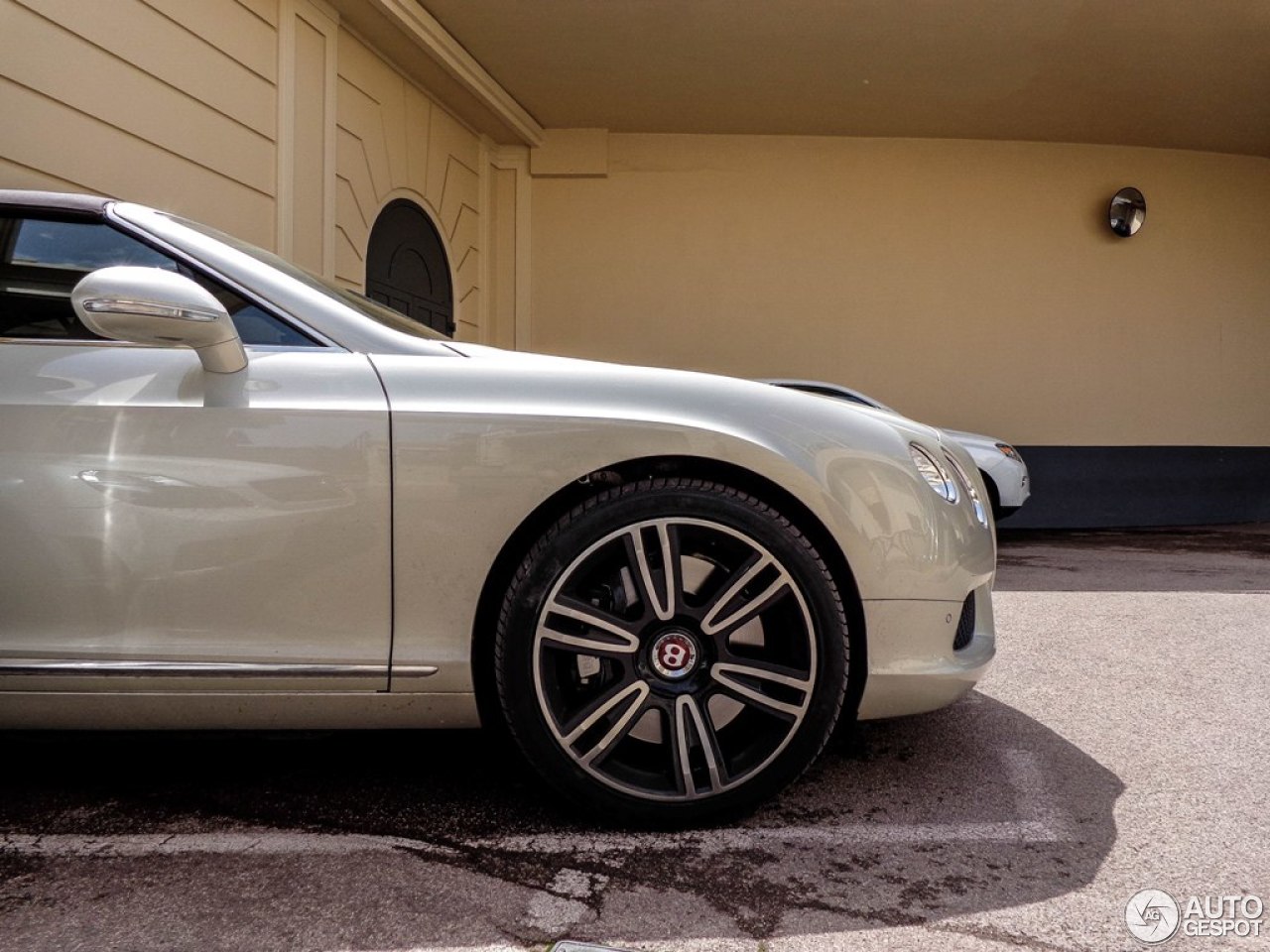 Bentley Continental GTC V8