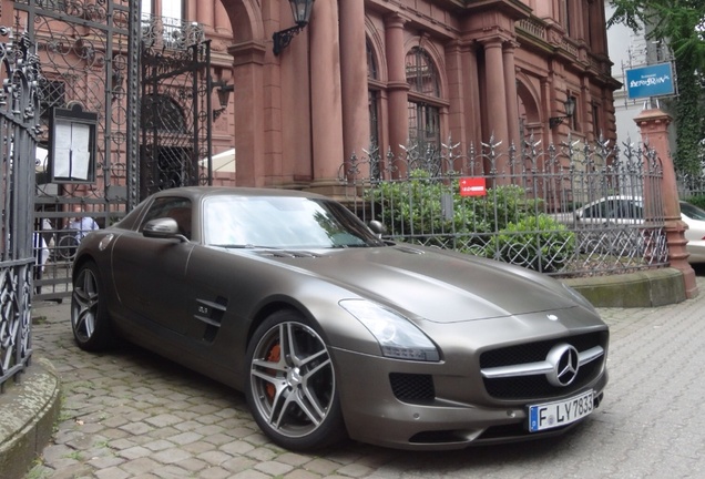 Mercedes-Benz SLS AMG