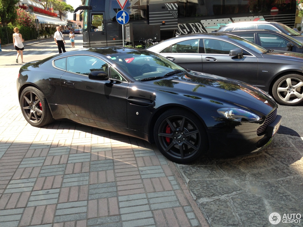 Aston Martin V8 Vantage