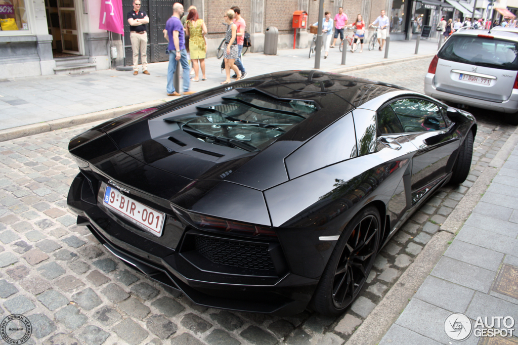 Lamborghini Aventador LP700-4