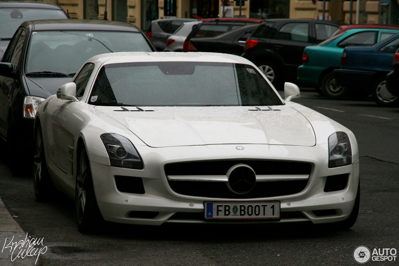 Mercedes-Benz SLS AMG