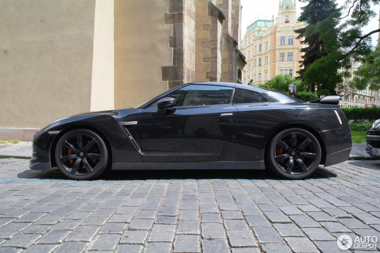 Nissan GT-R 2011