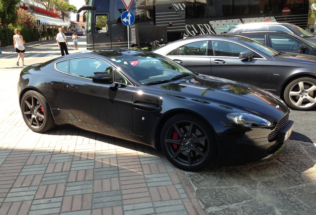 Aston Martin V8 Vantage