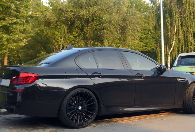 BMW M5 F10 2011