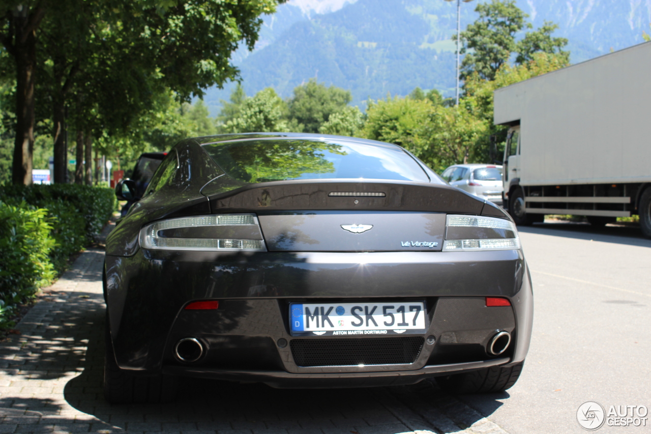 Aston Martin V12 Vantage