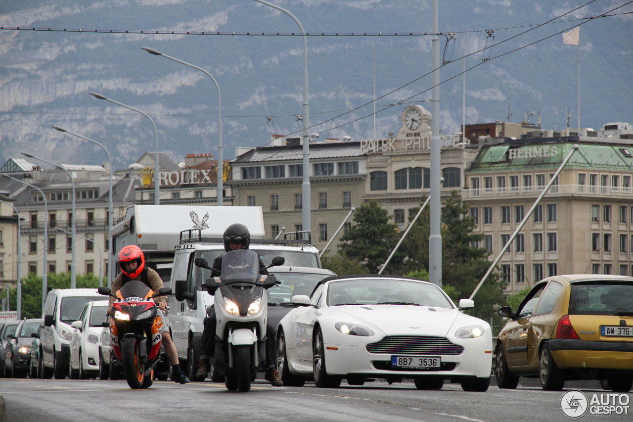 Aston Martin V8 Vantage Roadster