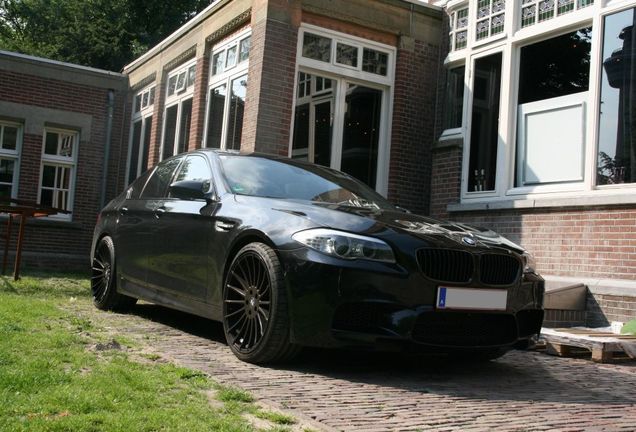 BMW M5 F10 2011