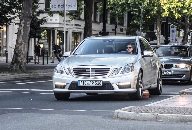 Mercedes-Benz E 63 AMG W212 V8 Biturbo