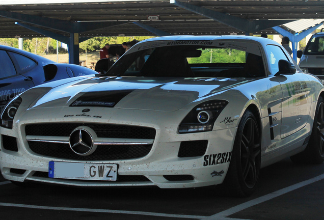 Mercedes-Benz SLS AMG