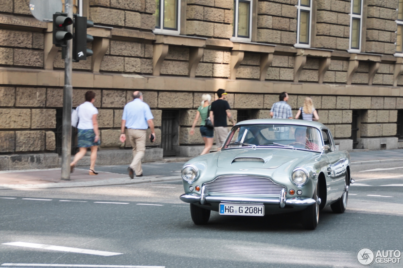 Aston Martin DB4