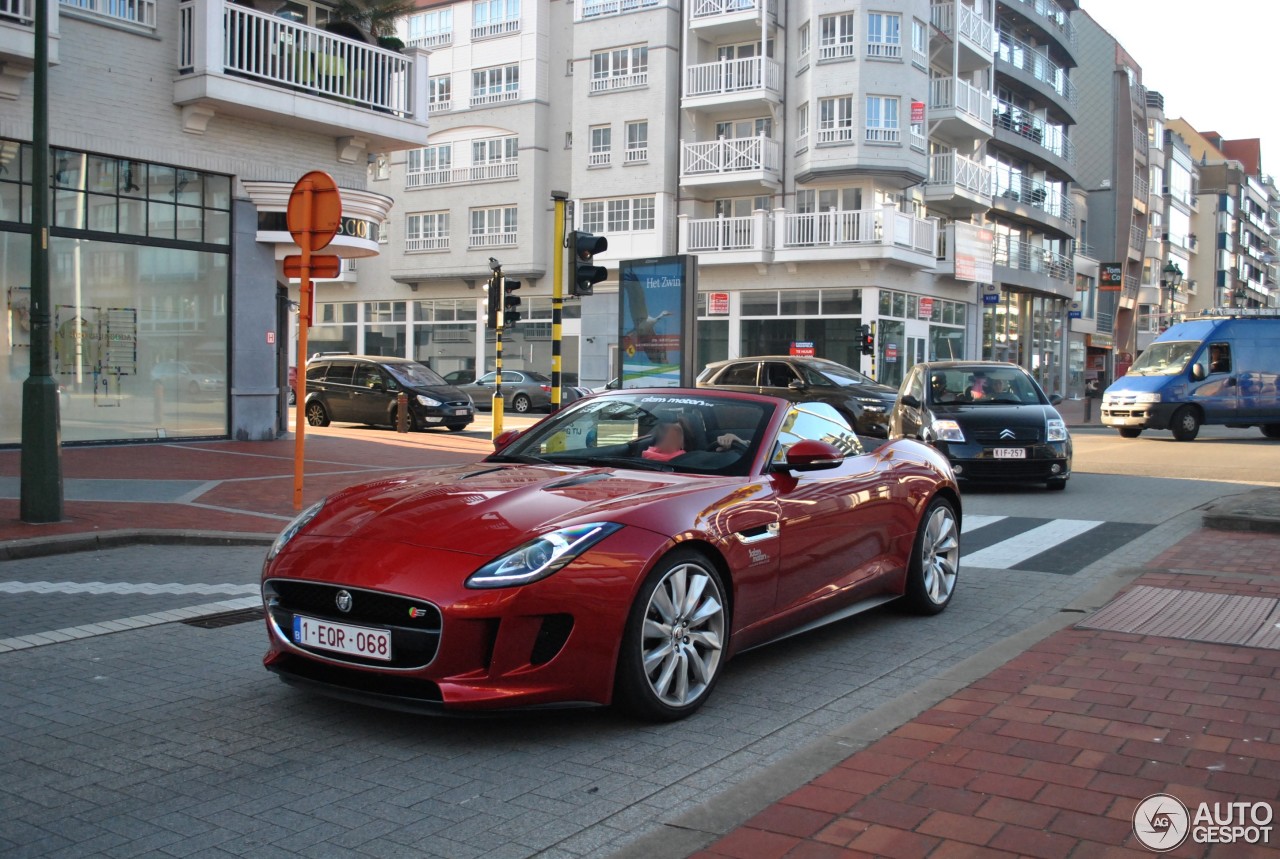 Jaguar F-TYPE S V8 Convertible