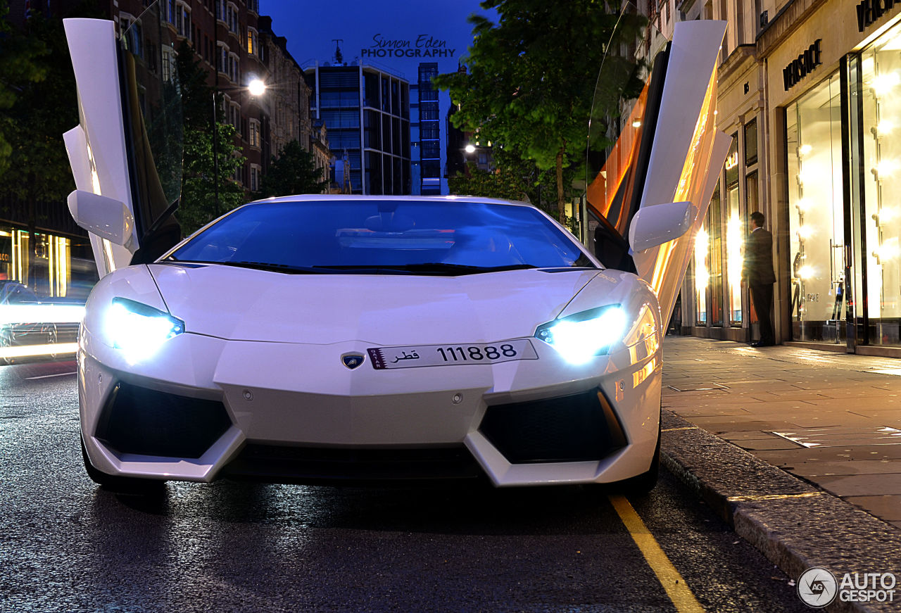 Lamborghini Aventador LP700-4