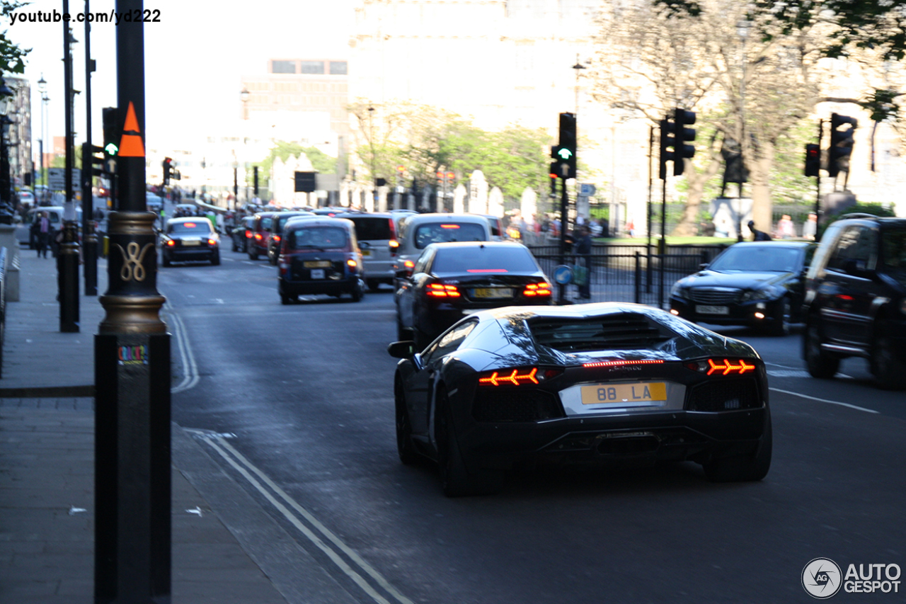 Lamborghini Aventador LP700-4