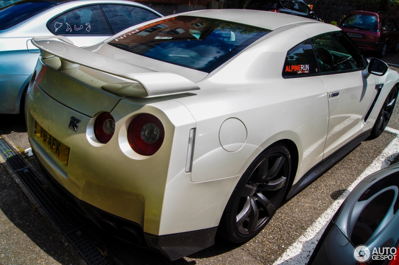 Nissan GT-R