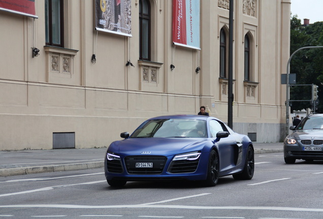 Audi R8 V10 Plus 2013