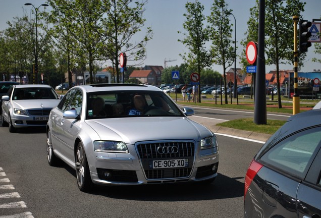 Audi S8 D3