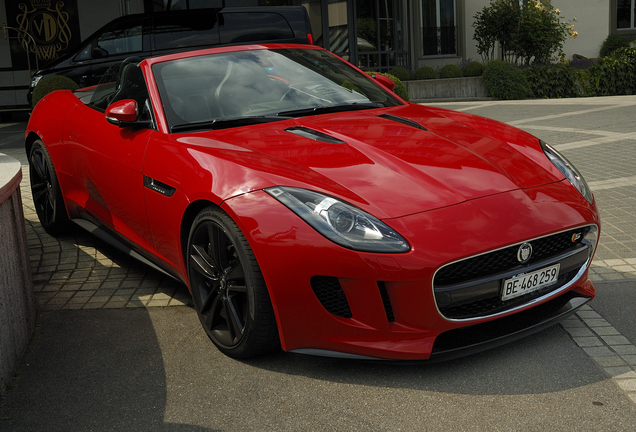 Jaguar F-TYPE S V8 Convertible