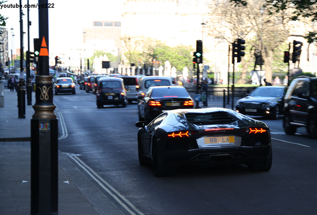 Lamborghini Aventador LP700-4