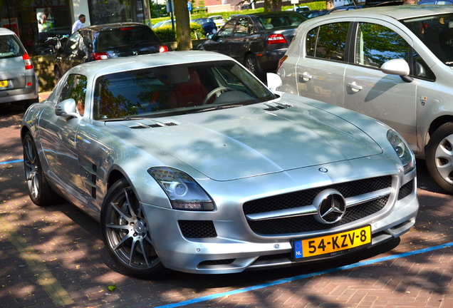 Mercedes-Benz SLS AMG