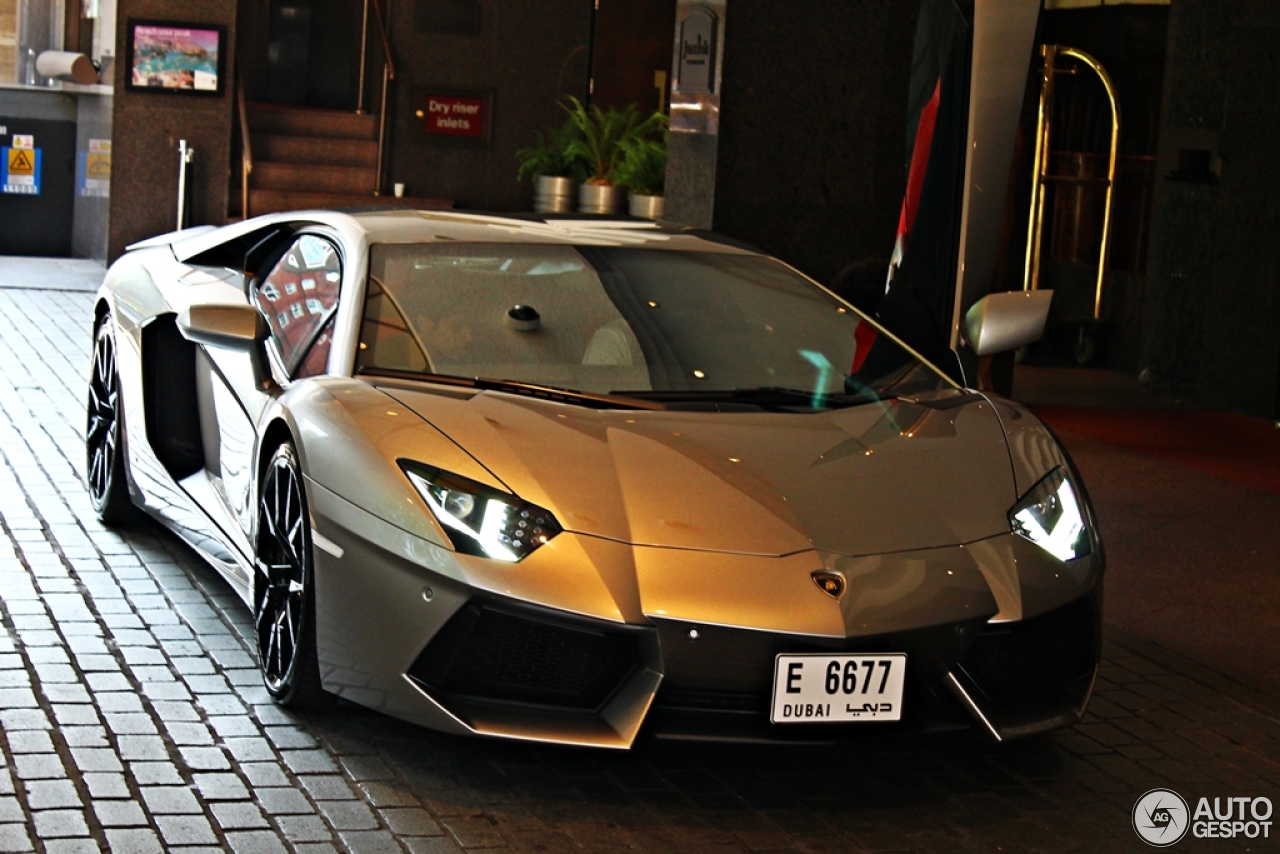 Lamborghini Aventador LP700-4