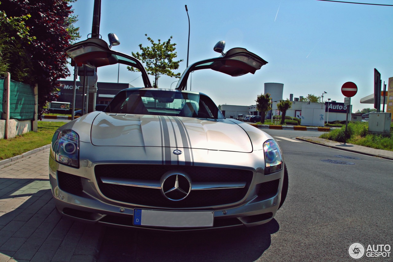 Mercedes-Benz SLS AMG