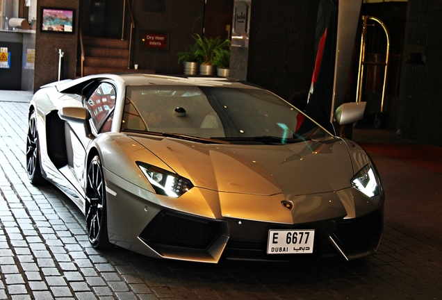 Lamborghini Aventador LP700-4