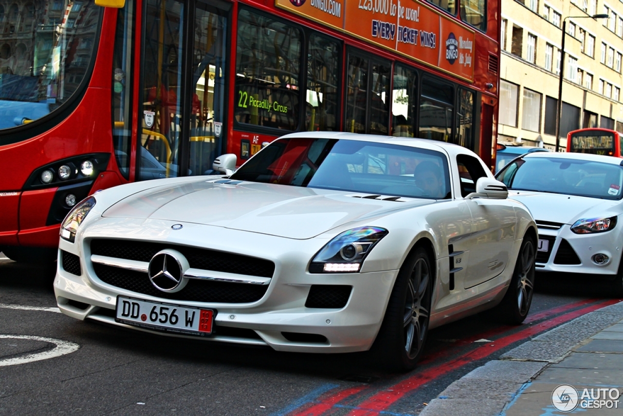 Mercedes-Benz SLS AMG