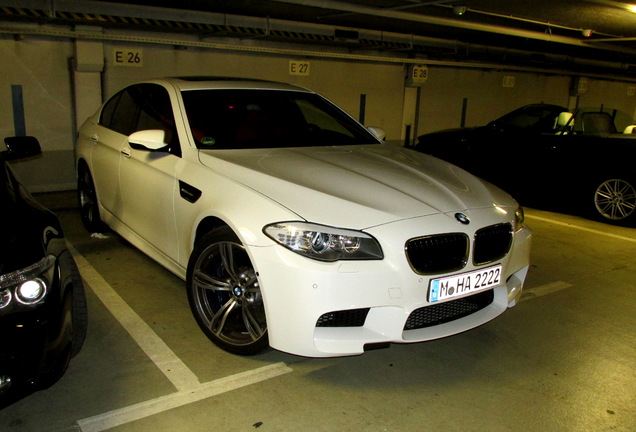 BMW M5 F10 2011