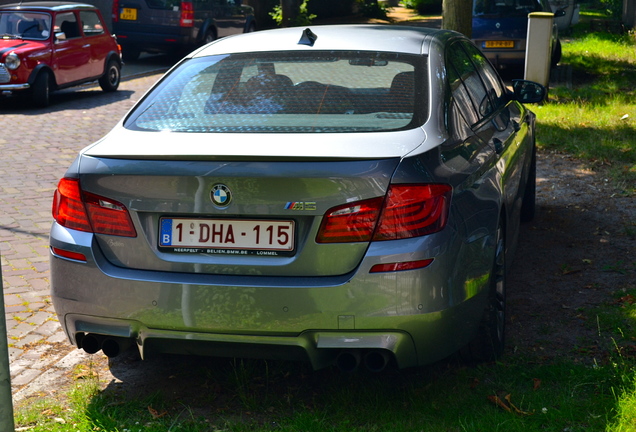 BMW M5 F10 2011