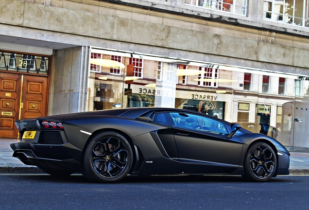 Lamborghini Aventador LP700-4