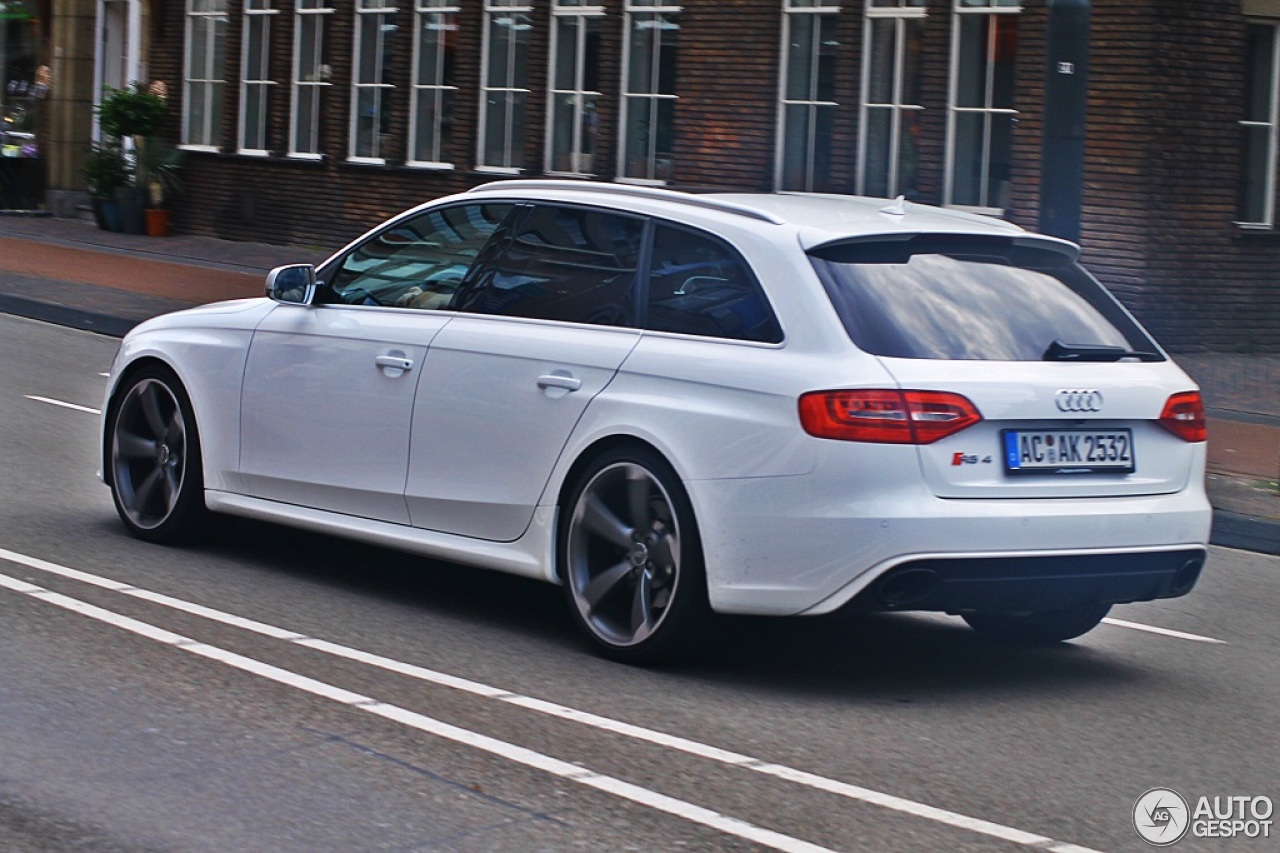 Audi RS4 Avant B8