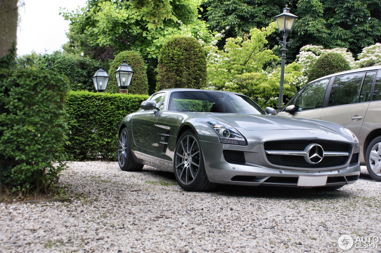 Mercedes-Benz SLS AMG