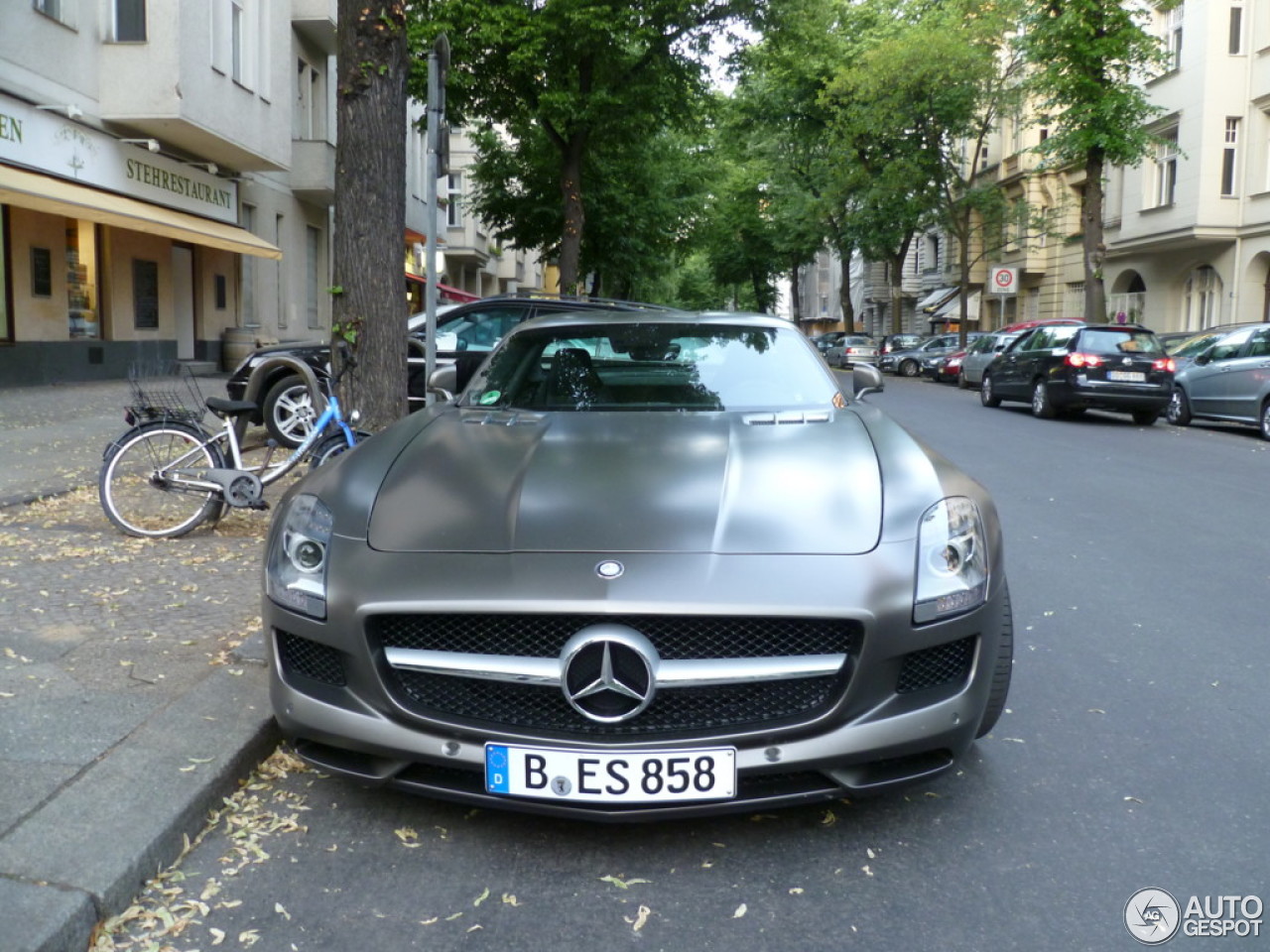 Mercedes-Benz SLS AMG