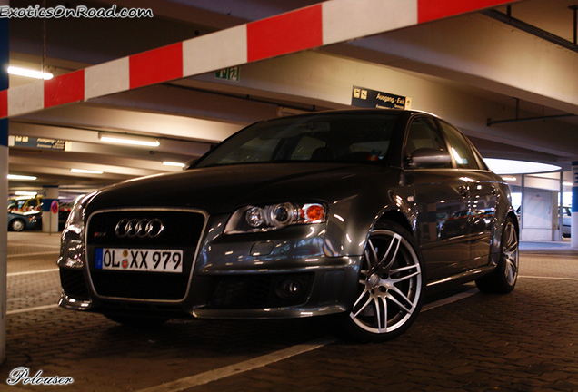 Audi RS4 Sedan