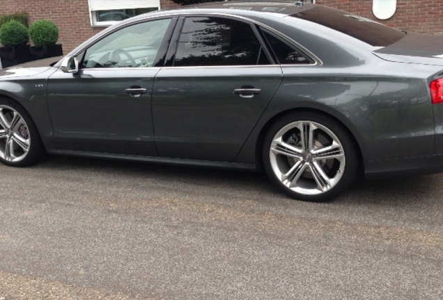 Audi S8 D4