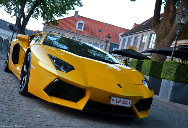 Lamborghini Aventador LP700-4