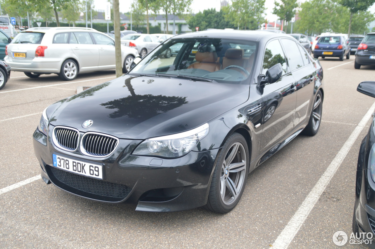 BMW M5 E60 2005