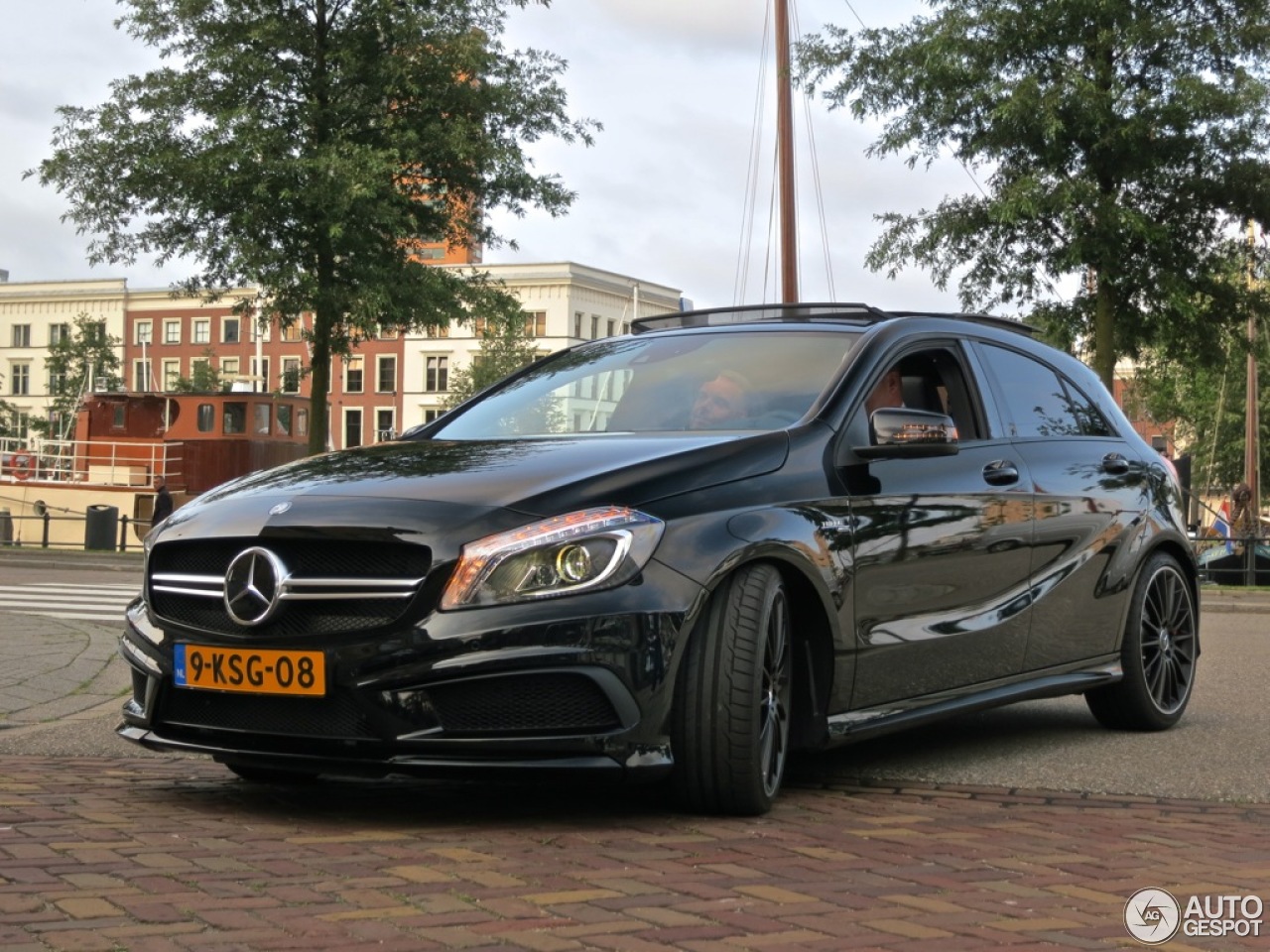 Mercedes-Benz A 45 AMG