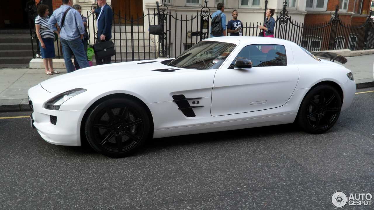 Mercedes-Benz SLS AMG