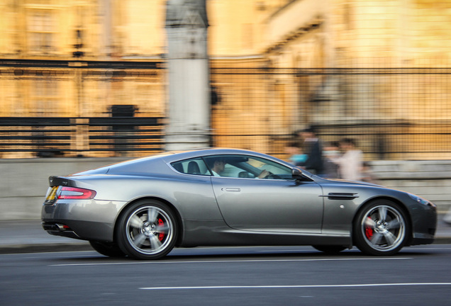 Aston Martin DB9